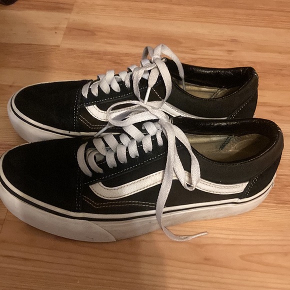 Vans Black & White Lace-up Shoes -M 7 / W 8.5 - Picture 3 of 9